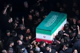 ببینید/ لحظه ورود هواپیمای حامل پیکر رهبر شهید انقلاب به مشهد