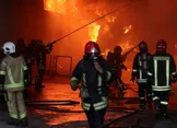 ایرنا: کارخانه نوشابه‌سازی ایرانشهر سوخت؛ انگشت اتهام به سوی احتمال خرابکاری نشانه رفته/ هنوز از میزان خسارت‌های مالی، اطلاعاتی منتشر نشده