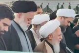 ببینید/ بغض آیت‌الله جوادی آملی هنگام خواندن نماز بر پیکر رهبر شهید