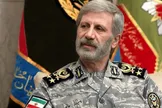 فرمانده کل ارتش: آمریکایی‌ها زیادی روی خودشان حساب کرده بودند، آن‌ها فکر کردند که اینجا هم ونزوئلا است؛ اینجا ایران است که سی میلیون جان‌فدا دارد