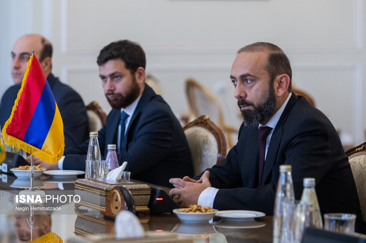 تصاویر: دیدار وزیر امور خارجه ارمنستان با عراقچی