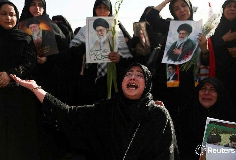 تصاویر/ مراسم وداع با رهبر شهید انقلاب از قاب دوربین خبرگزاری رویترز