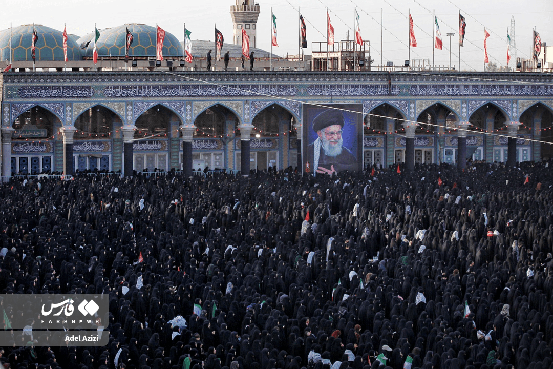 تصاویر: اقامه نماز بر پیکر رهبر شهید انقلاب در مسجد مقدس جمکران