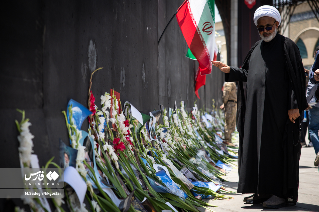 تصاویر: دیوارهای مصلی؛ دفتر یادگار زائران رهبر شهید انقلاب