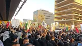 ببینید/ نمایی از سیل جمعیت عراقی‌ها در تشییع پیکر رهبر شهید در نجف اشرف