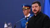 زلنسکی: گازوئیل روسیه تاثیری بر قیمت ها در آمریکا ندارد/ترامپ باید از همان نوع ادبیاتی که برای من به کار می برد، در مورد پوتین استفاده کند / از ترامپ خواسته بودم برای برقراری یک آتش‌بس در حوزه انرژی میان روسیه و اوکراین میانجی‌گری کند، اما پوتین درخواست ترامپ را رد می‌کند، آن‌وقت رئیس‌جمهوری آمریکا این مشکل را به گردن من می اندازد /ترامپ در تلاش است توجه‌ها را از وقایع خاورمیانه منحرف کند