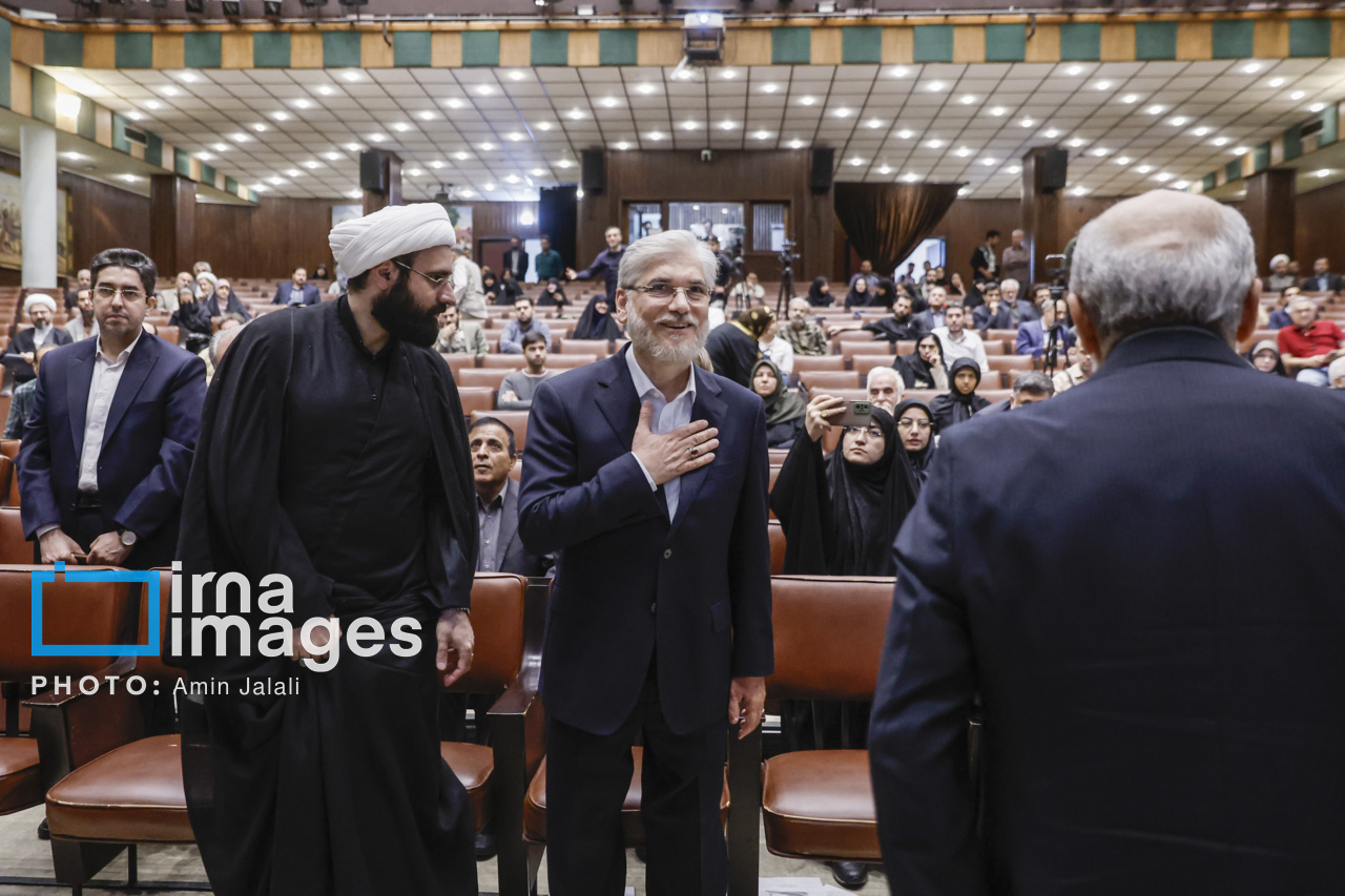 تصاویر: مراسم یادبود شهید «علی لاریجانی»