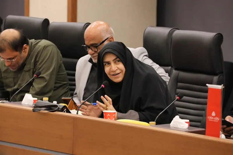 نشست اعضای كمیسیون اقتصادی مجلس با مدیرعامل و اعضای هیات مدیره بانك ملت برگزار شد/ تاكید بر نقش و تاثیرگذاری بانك ملت در تامین مالی اقتصاد كشور