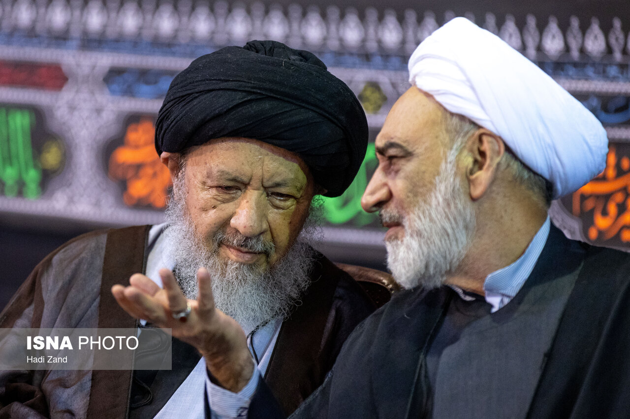 تصاویر: مراسم بزرگداشت رهبر شهید در حسینیه جماران