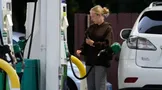 دراپ سایت: قیمت بنزین در آمریکا به‌طور میانگین به ۴.۴۷ دلار در هر گالن رسیده / قیمت گازوئیل نیز ۶.۵۲ دلار است