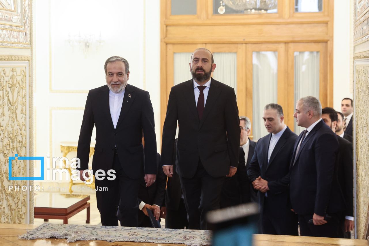 تصاویر: دیدار وزیر امور خارجه ارمنستان با عراقچی
