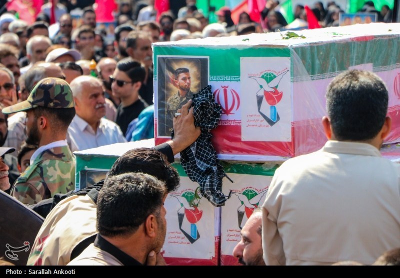 تصاویر: تشییع پیکر سه سرباز شهید پادگان بمپور در رفسنجان