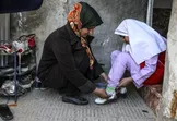 بهزیستی: یکی از دلایل افزایش آمار زنان سرپرست خانوار، «طلاق» است/ در چهار ماهه نخست امسال ۲۷۷ هزار و ۳۷۱ مورد ولادت داشتیم که نسبت مدت مشابه سال گذشته، ۶.۹ درصد کاهش داشته/ افت تعداد ازدواج‌ها و افزایش تجرد قطعی و سن ازدواج، از مهم‌ترین عوامل کاهش باروری در کشور هستند/ ۴۵ هزار و ۴۷۶ خانواده دارای فرزندان چند قلو در کشور شناسایی شده‌اند