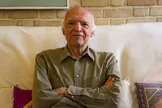 پیکر نجف دریابندری در کرج در کنار همسرش آرام می‌گیرد