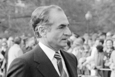 یادداشت‌های علم، پنجشنبه ۳ خرداد ۱۳۵۲: شاه گفت «نمی‌فهمم که چطور مردم سرخس این ‌‌.... خانم را انتخاب کرده‌اند؟»