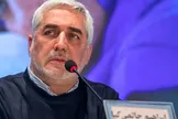 ببینید/ اشک‌های ابراهیم حاتمی‌کیا پس از شهادت «حاج یونس»