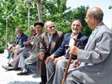 رئیس سازمان بهزیستی: سرعت رشد جمعیت سالمندان بیش از چهار برابر رشد کل جمعیت کشور است / پیش‌بینی می‌شود در فاصله سال‌های ۱۴۲۰ تا ۱۴۲۲ پنجره جمعیتی کشور بسته شود و تعداد سالمندان از جمعیت جوان پیشی بگیرد