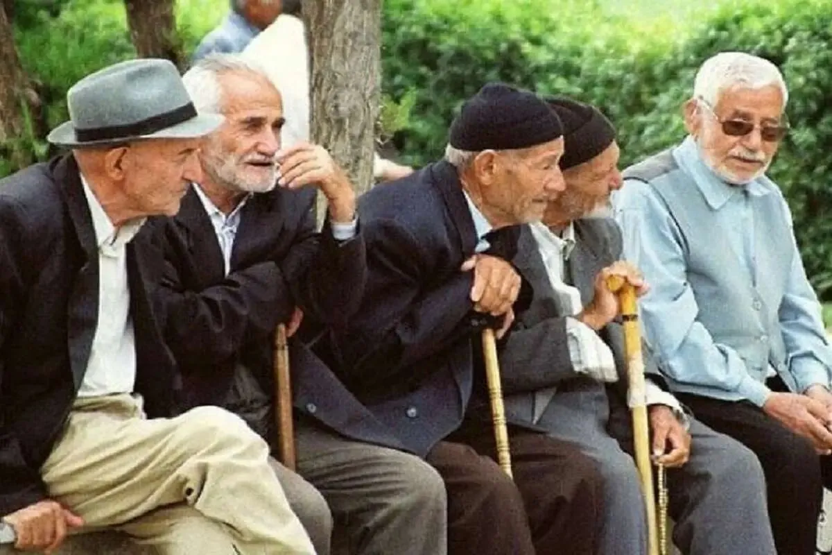 شهرداری: تهران بیش از ۱۳ درصد سالمند دارد/ پایتخت رتبه سوم سالمندان را در کشور دارد؛ در یک محله ۴ هزار و ۵۰۰ سالمند داریم که ۱۵ درصد آن‌ها منزوی بوده یا تنها زندگی می‌کنند
