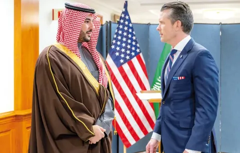 آکسیوس: وزیر دفاع عربستان در گفت‌و‌گو با هگست بار دیگر خواستار حملات ایالات متحده علیه انصارالله شد / آمریکا در حال حاضر برنامه‌ای برای اقدام نظامی مستقیم علیه انصارالله ندارد؛ سنتکام معتقد است که آغاز یک کارزار جدید در یمن، باعث انحراف توجه از تمرکز اصلی بر ایران می‌شود