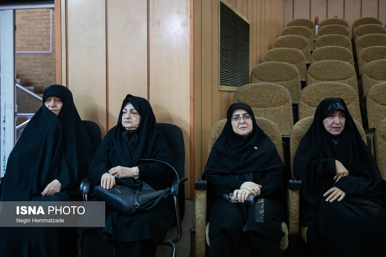 تصاویر: مراسم سالگرد شهادت دکتر بهشتی