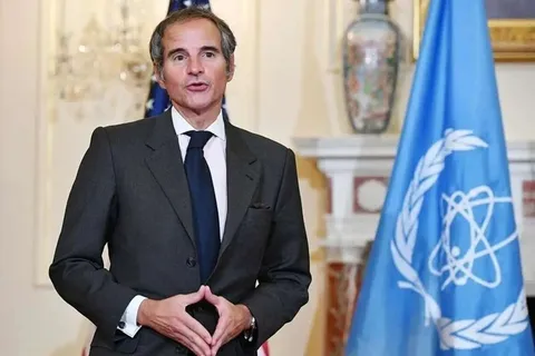 گروسی: بار دیگر دست خود را به سوی تهران دراز می‌کنیم تا برای شفاف‌سازی مسائل مربوط به برنامه هسته‌ای خود، با ما همکاری کند/ هنگام ازسرگیری فعالیت‌ها در ایران، نگرانی‌های امنیتی ایرانیان را مد نظر قرار می‌دهیم