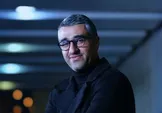وکیل مدافع: صدور حکم دادگاه مبنی بر ۹۹ ضربه شلاق تعزیری برای پژمان جمشیدی / همه ادعا‌های شاکی و مادر وی مبنی بر تجاوز به عنفو آدم‌ربایی توسط دادگاه رد شده / حداقل اتهام یعنی اتهام «مادون زنا» مطرح شد و مطابق قانون حکم اتهام مادون زنا کمتر از ۱۰۰ ضربه شلاق است / گزارش پزشکی قانونی هم حکایت از این موضوع دارد که هیچگونه رابطه‌ای میان موکلم و شاکی وجود نداشته است
