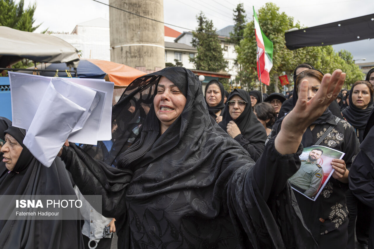 تصاویر: تشییع پیکر شهید ستوان‌سوم «سینا سیاه‌نژاد» - صومعه‌سرا