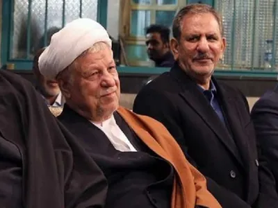خاطرات آیت الله هاشمی رفسنجانی، ۱۷ آبان ۱۳۷۷: جهانگیرى گفت خاتمی گاهی صحبت از کناره‌گیرى مى‌کند / رهبری به دکتر روحانی گفتند حضور در حزب «استقلال» را بپذیرد