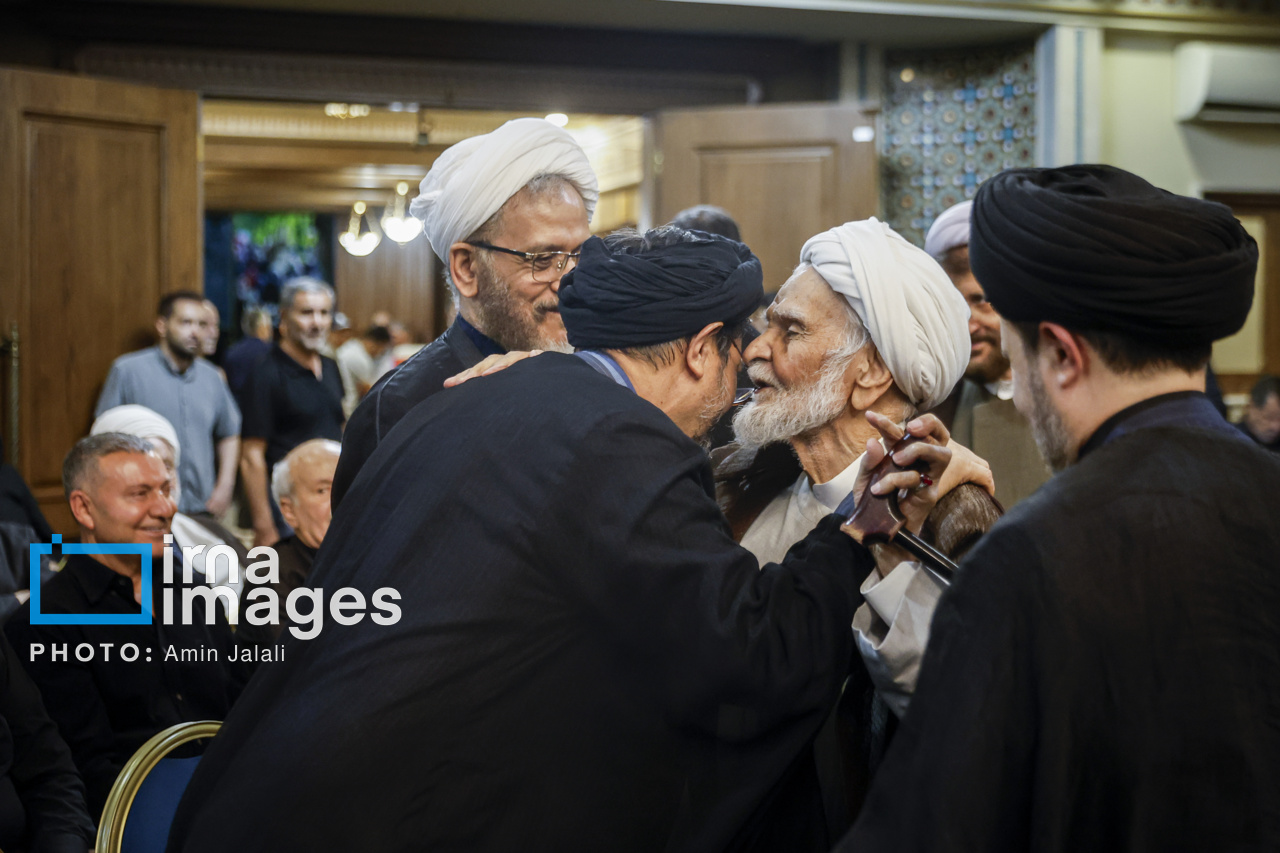 تصاویر: بزرگداشت رهبر شهید انقلاب در حسینیه جماران