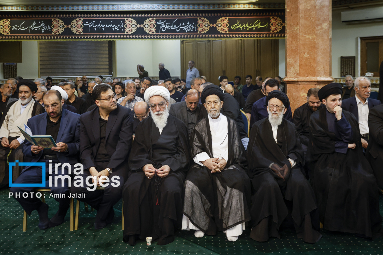 تصاویر: بزرگداشت رهبر شهید انقلاب در حسینیه جماران