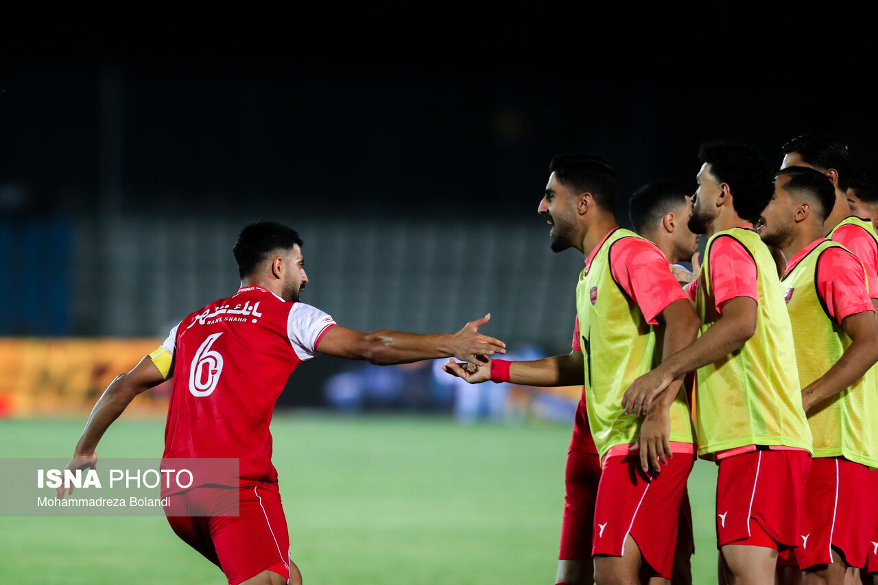 تصاویر: دیدار تیم‌های پرسپولیس و استقلال خوزستان