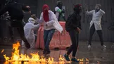 تصاویر : درگیری دانشجویان با نیروهای پلیس در کلمبیا