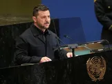 زلنسکی در مجمع عمومی سازمان ملل: روسیه کشوری است که همین حالا ۱۷ میلیون کیلومتر مربع سرزمین متعلق به خود دارد؛ برای افزودن هزار کیلومتر مربع دیگر، پوتین به ازای هر کیلومتر مربع ۲۴۸ نفر هزینه کرده /۲۱ کشور در جهان جمعیتی کمتر از تعداد نیروهای روسی دارند که طی هشت ماه گذشته کشته شده‌اند/ آیا هنوز کسی فکر می‌کند که او فردی منطقی و میانه‌رو است؟
