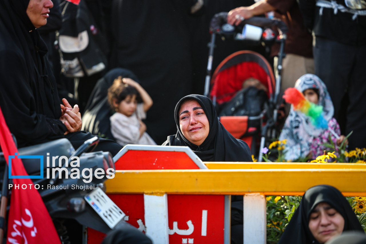 تصاویر/ آیین بدرقه پیکر رهبر شهید انقلاب در قم