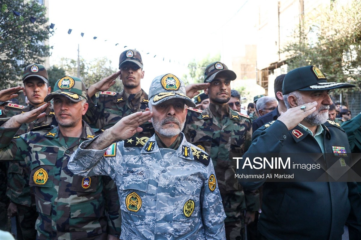 تصاویر: تشییع پیکر پدر امیر سپهبد شهید موسوی - قم