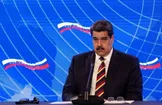 حضور رییس جمهور ونزوئلا در انظار عمومی پس از چند رو غیبت / مادورو هنگام اهدای مدال به تولیدکنندگان قهوه: ونزوئلا نابودنشدنی، دست‌نخورَدنی، شکست‌ناپذیر است