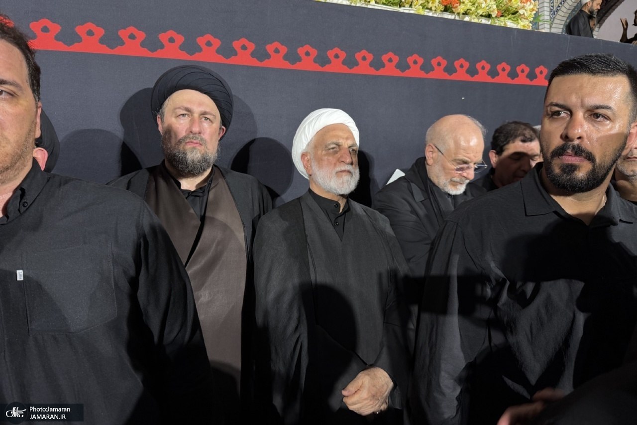 تصاویر: سیدحسن خمینی، قالیباف، مروی، حکیم، اژه‌ای، حجازی و فرزند سیدحسن نصرالله در مراسم تشییع رهبر شهید در مشهد
