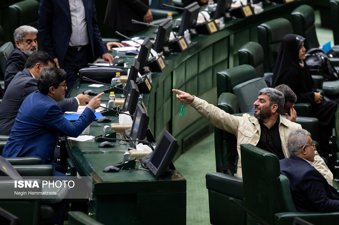 تصاویر: صحن علنی مجلس - ۵ آبان