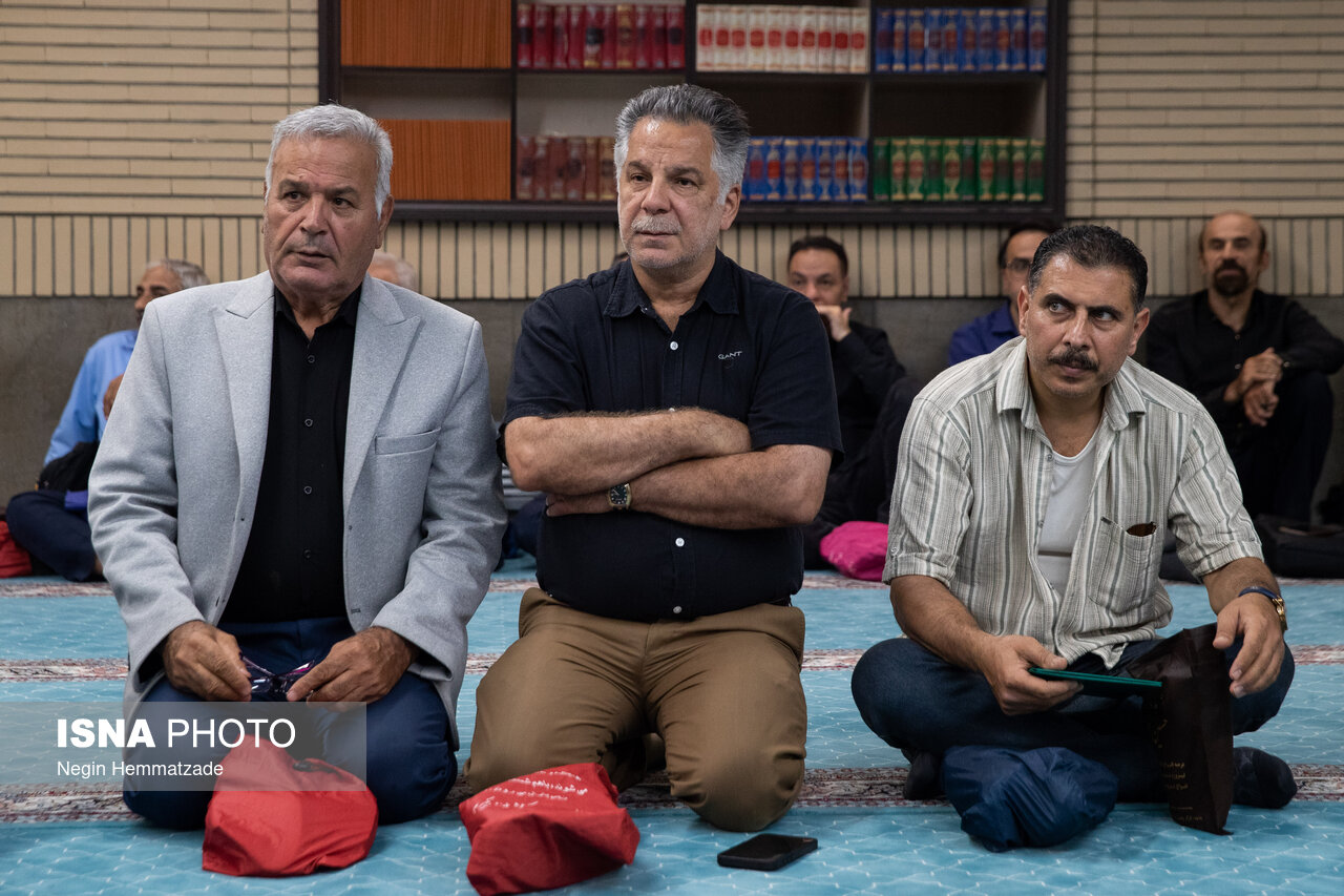 تصاویر: مراسم یادبود «اکبر عبدی» در مسجد بلال