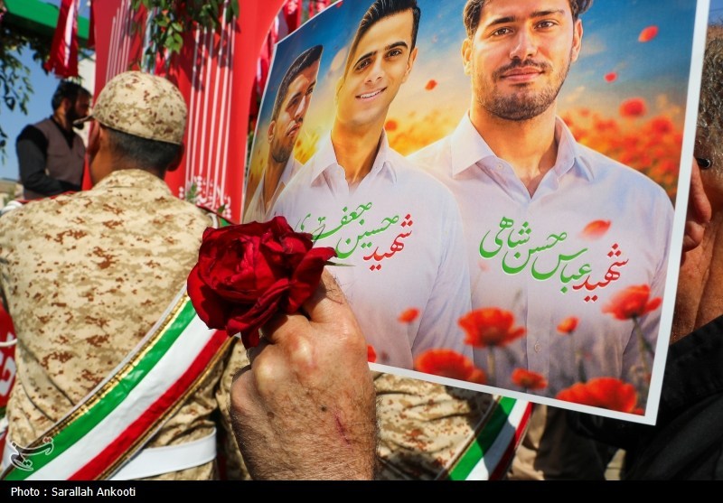 تصاویر: تشییع پیکر سه سرباز شهید پادگان بمپور در رفسنجان