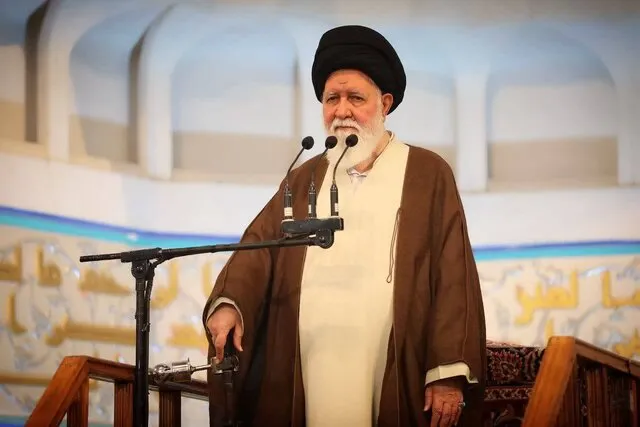 علم‌الهدی: در هر شهری برنامه‌ای مبتذل برگزار می‌کنند تا جمعیتی از طرفداران خود را گرد هم آورند و این برنامه‌ها از نظر جمعیت، تجمعات مردمی را تحت‌الشعاع قرار دهند، مسئولان هم حمایت می‌کنند