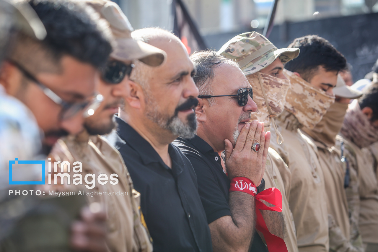 تصاویر: اقامه نماز بر پیکر رهبر شهید انقلاب