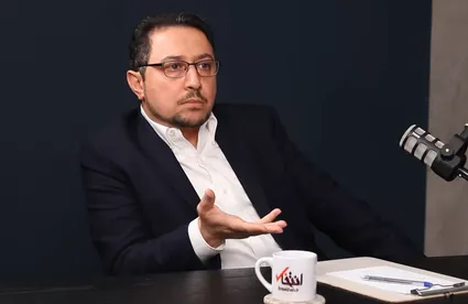 ویدیو / یوسف عزیزی در مناظره با رحمان قهرمان پور: برای «تنهایی استراتژیک» ایران، هیچ راه حلی نیست جز ساخت بمب اتمی