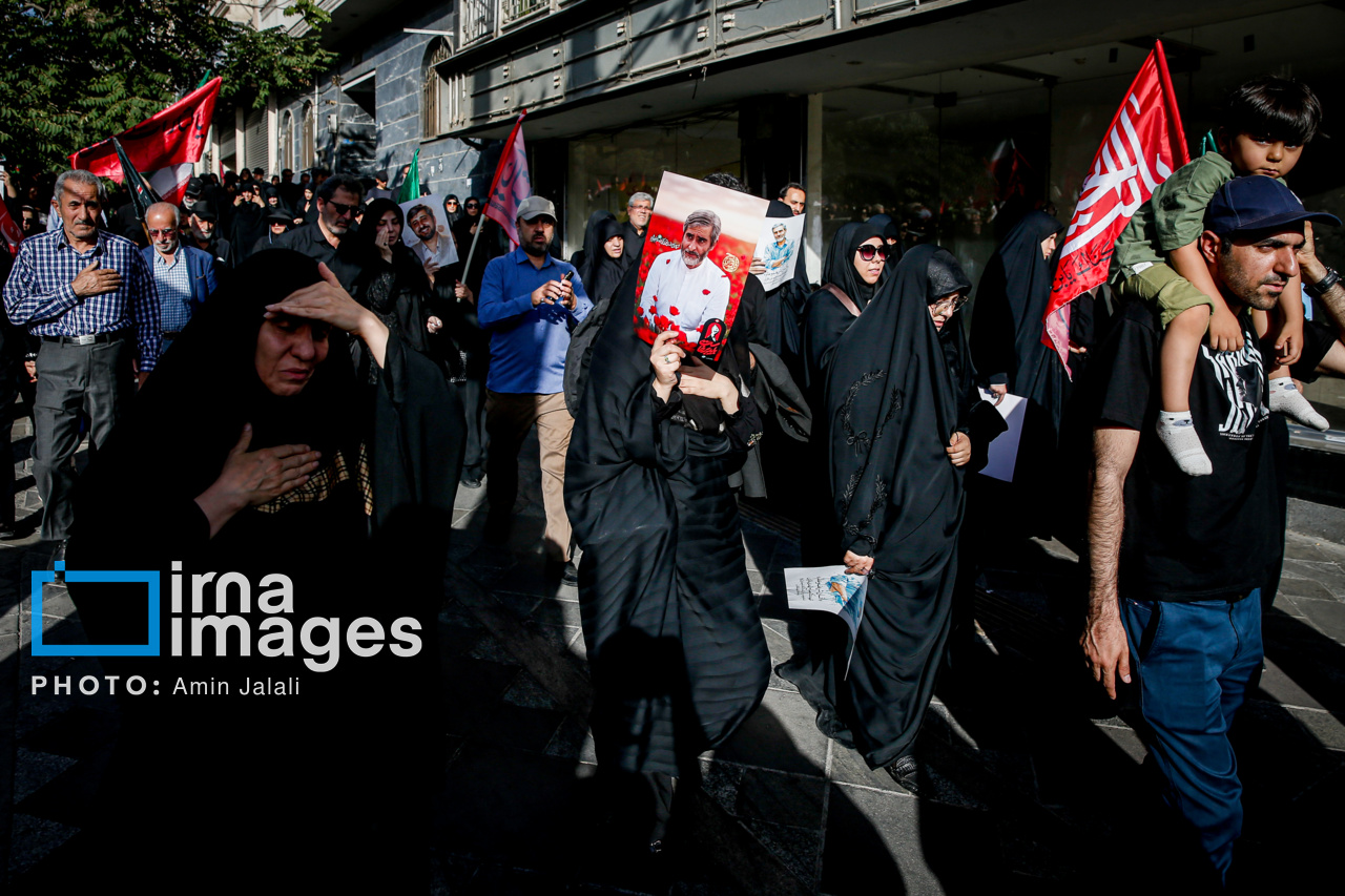 تصاویر: تشییع پیکر شهید «مصباح‌الهدی باقری‌کنی»، داماد رهبر شهید انقلاب