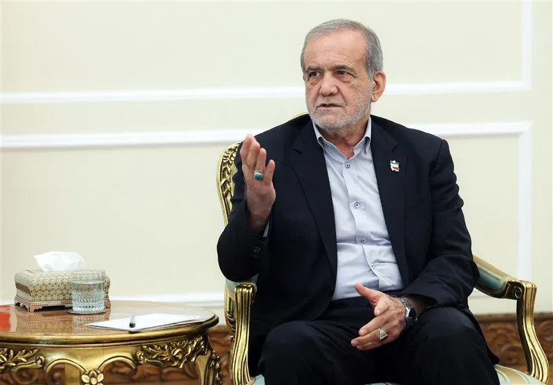 پزشکیان: با ولیعهد ابوظبی گفت‌وگوی خوبی داشتیم و قرار شد گذشته را کنار بگذاریم و آینده خوبی بسازیم / با رؤسای جمهور روسیه و چین نیز به‌صورت سرپایی صحبت کردیم و رئیس‌جمهور مصر اظهار همراهی و همدلی کرد / از طرف‌های مختلف خواستیم روابط بشردوستانه خود را با ایران برقرار کنند