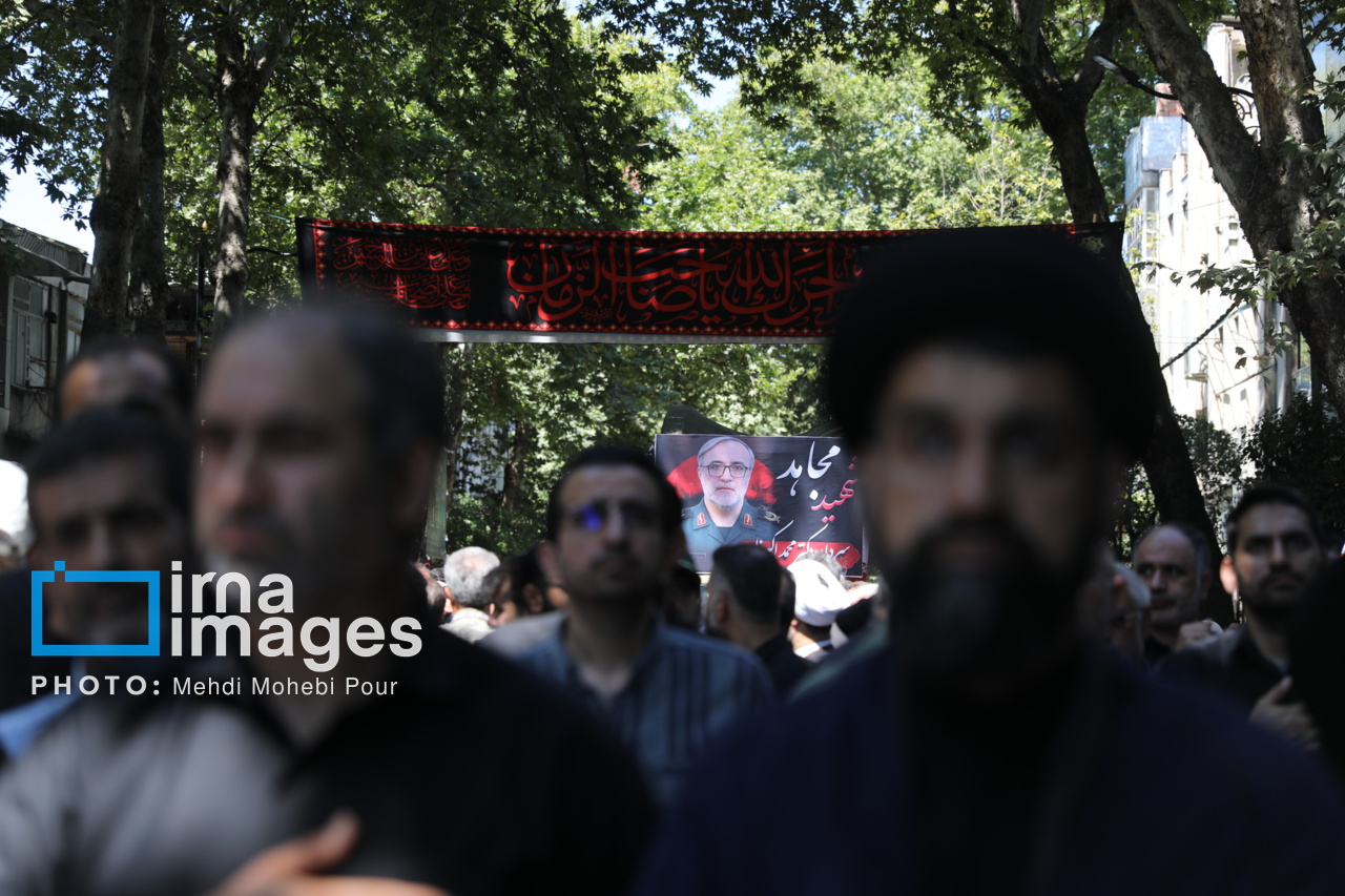 تصاویر: تشییع پیکر معاون نیروی دریایی سپاه در ساری