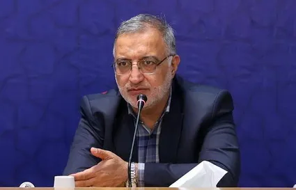ببینید / پاسخ زاکانی به سوال دانشجویان درباره وصیتنامه رهبر شهید؛ «تمامی کتاب‌های کتابخانه رهبر شهید در اصابت نهم اسفند ماه از بین رفته»
