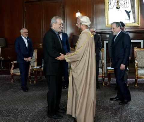 سخنگوی وزارت خارجه: نشست عمان به دلیل درخواست عربستان لغو شد، [اما] انتساب اتفاقات بین ریاض و یمن به این موضوع، آدرس اشتباهی دادن است/ انتظار می‌رفت که کشورهای منطقه فرصت‌شناس باشند و قدر چنین موقعیت‌هایی را بدانند/ تفاهم نهایی شده و با مشورت عمان در مورد اینکه به چه شکل آن را اعلام یا ثبت کنیم، تصمیم‌گیری می‌کنیم
