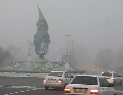 بم به علت طوفان شدید شن تعطیل شد