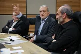 پزشکیان در جلسه هیات دولت خطاب به رئیس صداوسیما: آقای جبلی! اصلا صداوسیما را نگاه نمی‌کنم؛ وقتی می‌بینم اعصابم خراب می‌شود / من که زندگی‌ام را می‌خواهم برای نظام بگذارم این نگاه را پیدا کرده‌ام، ببینید مردم چه نگاهی دارند